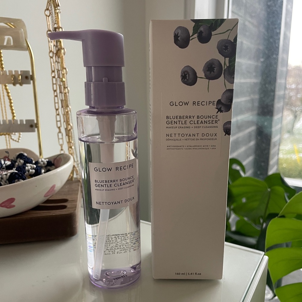 Glow Recipe Blueberry Bounce Gentle Cleanser